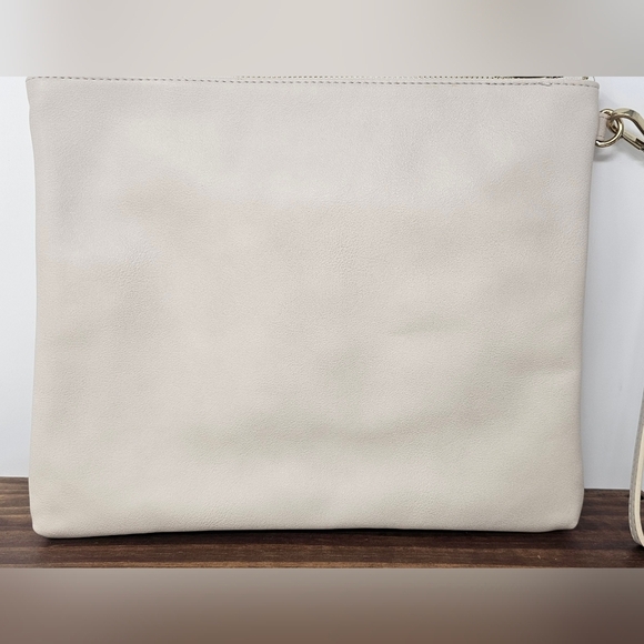 Imoshion Oversized Wristlet Clutch Makeup Bag With Floral Appliques - Picture 3 of 14